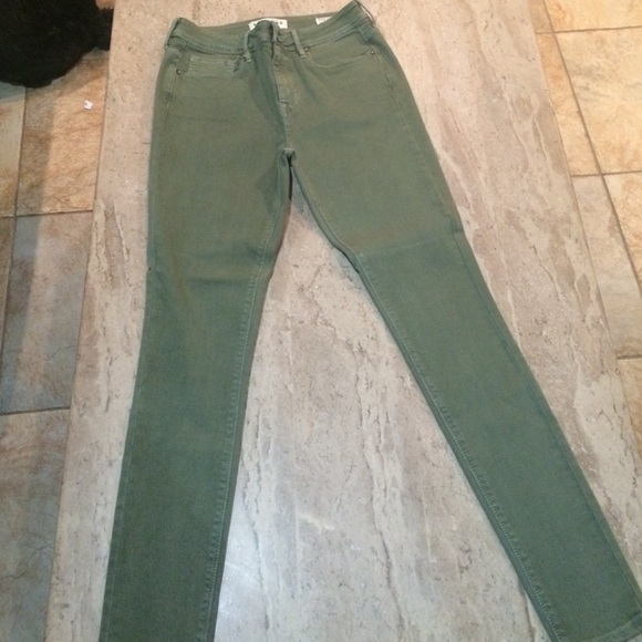 Green skinny jeans