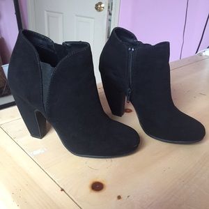 Black booties sz 7.5