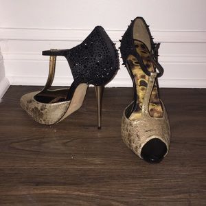 Sam Edelman Black and Gold Heels