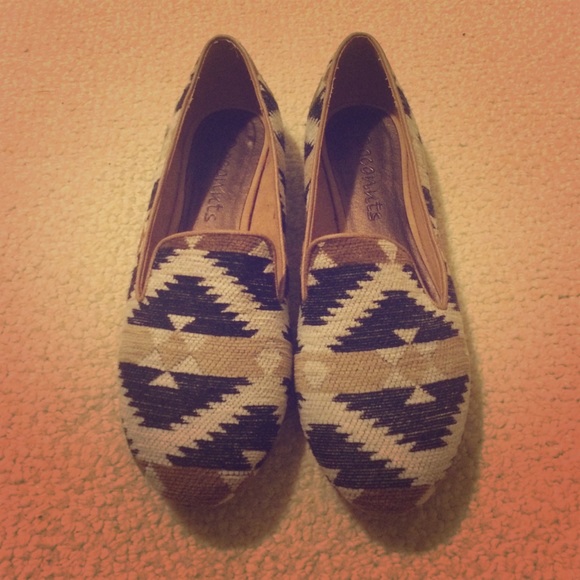 Patterned Loafers