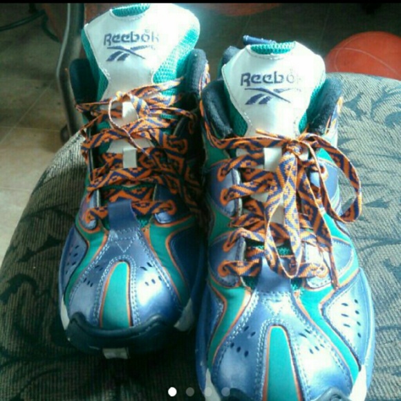 Reebok - Picture 3 of 3