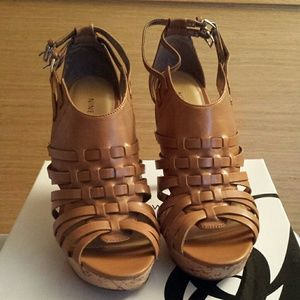 Sexy Nine West sandals w/platform