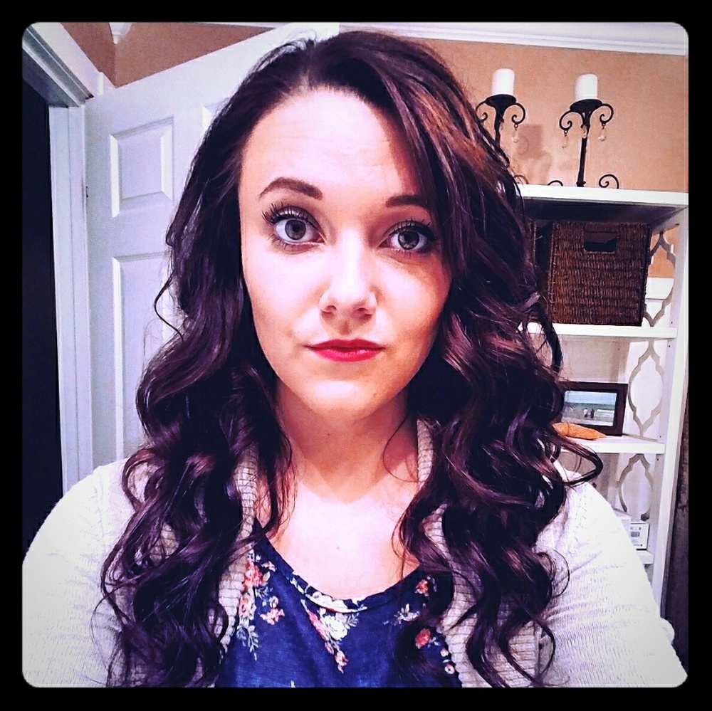 Meet your Posher, Olivia