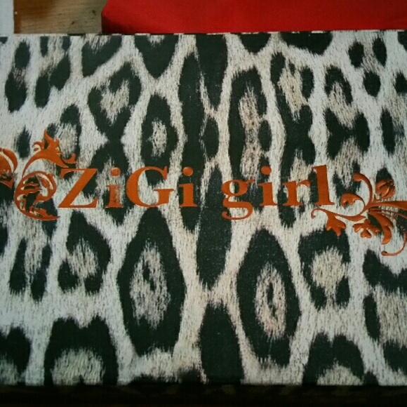 Zigi girl sandals never worn