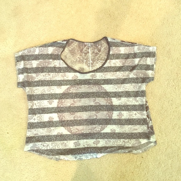 Small loose fit Charlotte Russe top