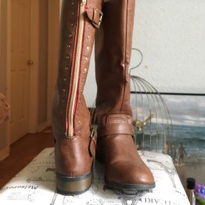 Riding boots