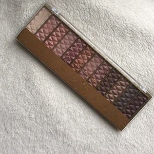 Style essentials® Compact eyeshadow pallet