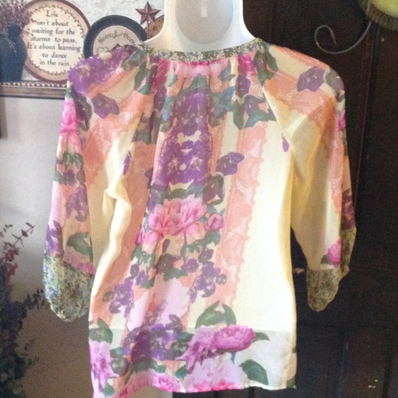 Nice Floral Sheer blouse - Picture 2 of 3