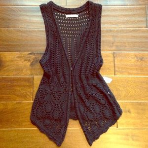 Black chunky knit vest