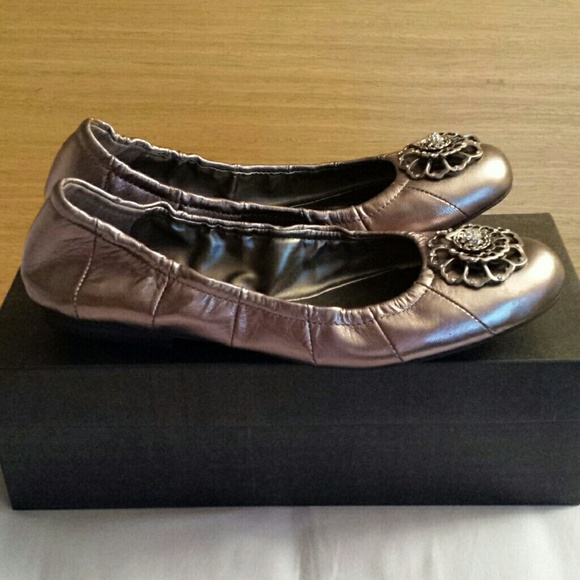 Tahari flats