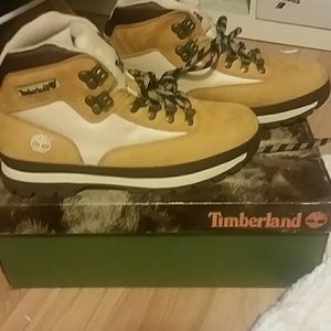 WOMEN'S TIMBERLAND BOOTS