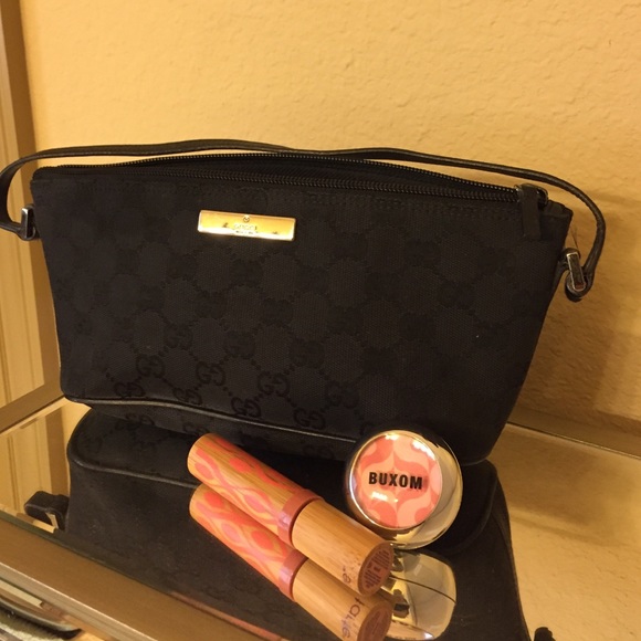 Gucci Handbags - SALE! 🎉🎉🎉 authentic Gucci purse