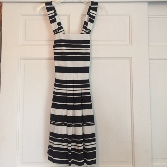 Black and white banana republic dress