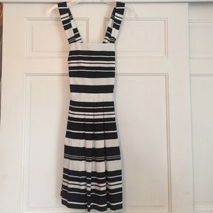 Black and white banana republic dress