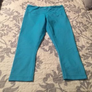 Lulemon wunder crops! Size 6
