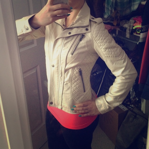 BKE outerwear pearl colored jacket