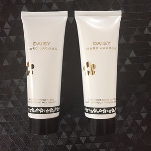 Marc Jacobs Daisy body lotion and shower gel 💆
