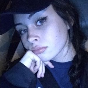 Meet your Posher, Hailey