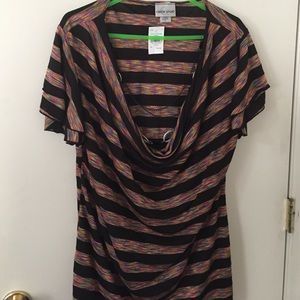 NWT! 3x Caren Sport striped shirt with necklace