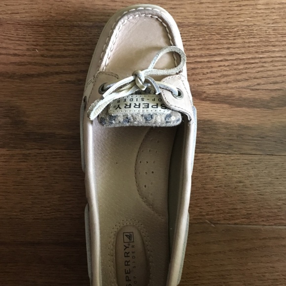 Sperry - Picture 2 of 4