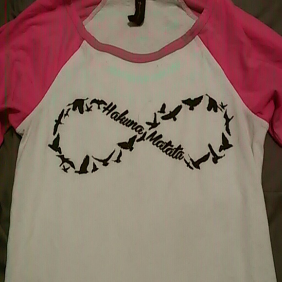 Hakuna Matata shirt with infinity sign - Picture 2 of 3