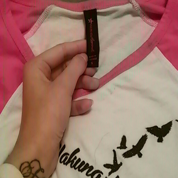 Hakuna Matata shirt with infinity sign - Picture 3 of 3