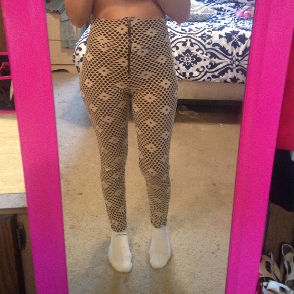 Very cute and fitter highwaist pants