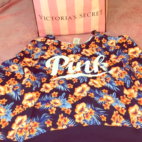 PINK Victoria's Secret Tops - VS PINK TROPICAL SWEATER MEDIUM NWT 😍😍