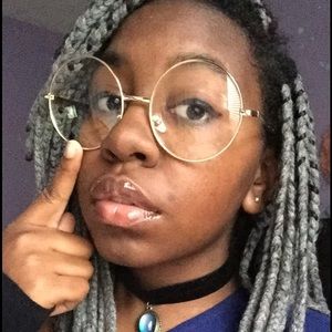 Meet your Posher, Nia