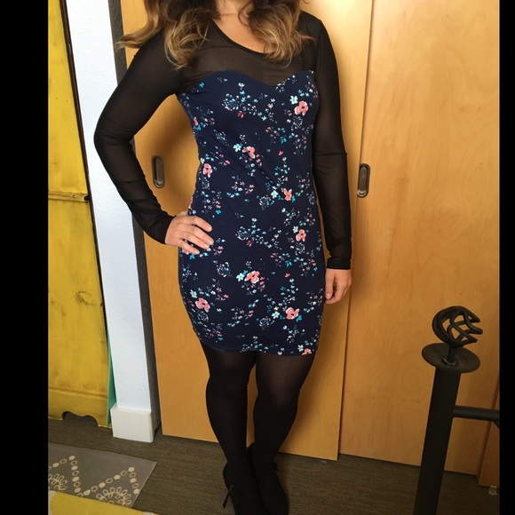 Forever 21 Dresses & Skirts - NWOT Navy and floral fitted sweet heart dress