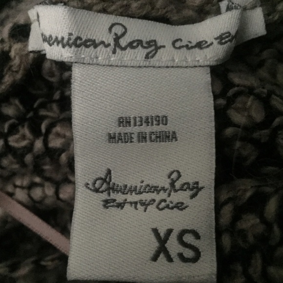 American Rag sweater - Picture 2 of 2