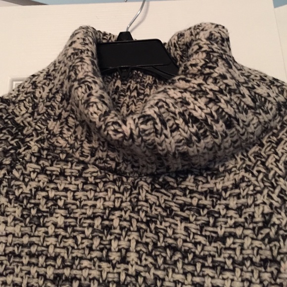 Sweater/dress - Picture 2 of 7