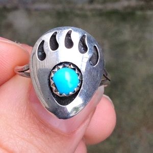 Vintage Sterling silver bear claw turquoise ring