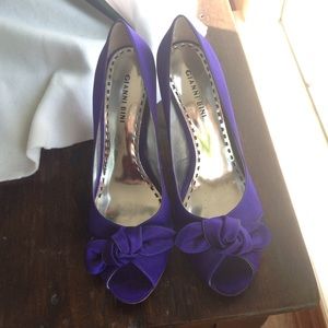Gianni Bini satin pumps *SALE*