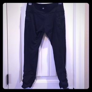 Lulemon Zippered Crop Capris