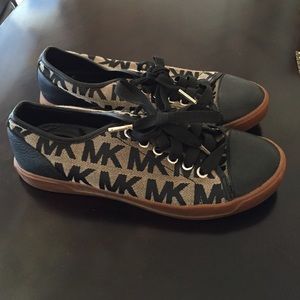 Michael Kors Shoes 6M