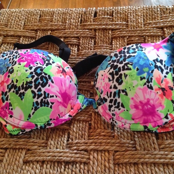 PINK Victoria's Secret Other - Floral leopard print Pink push up bra!