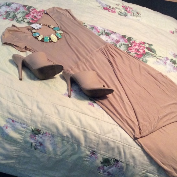BEIGE GRECIAN HI LO SEXY DRESS. SOLD❤️😊 - Picture 3 of 4