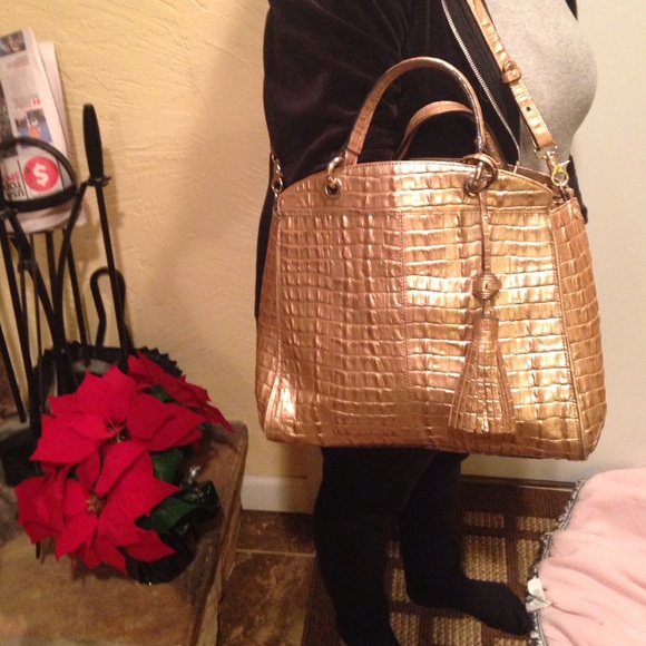 Beautiful Brahmin gold leather hand bag - Picture 2 of 3