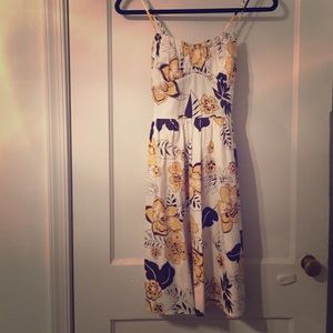 White and yellow sundress