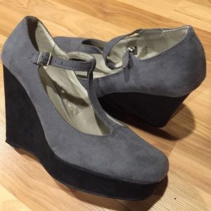 Wedge shoes