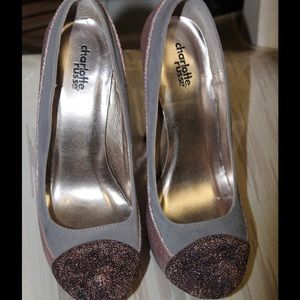 Color block glitter pumps