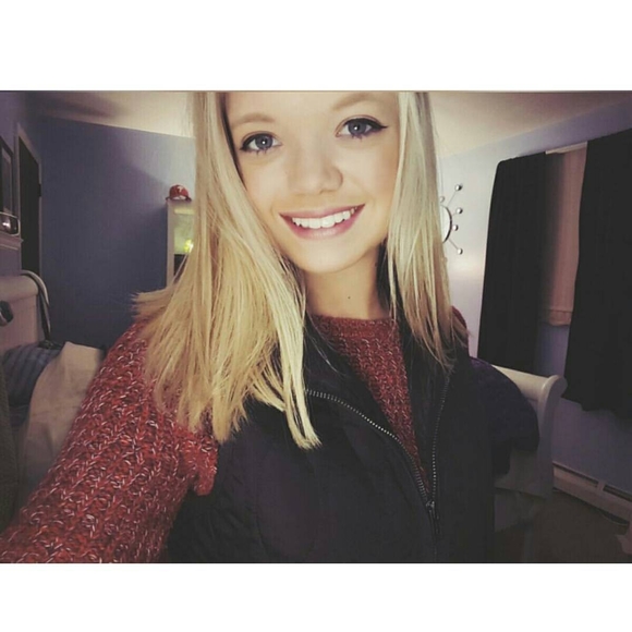 Meet your Posher, Katie - Picture 1 of 1