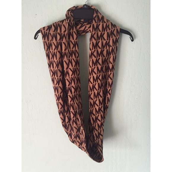 MICHAEL Michael Kors Infinity Scarf in Brown