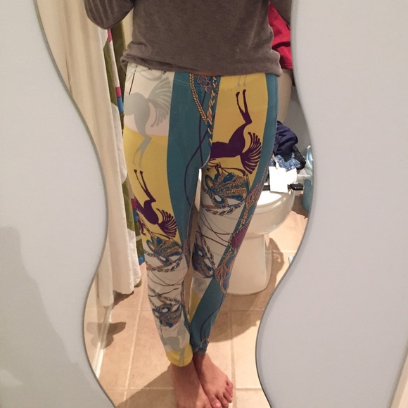 Colorful Patterned Leggings - Picture 3 of 3
