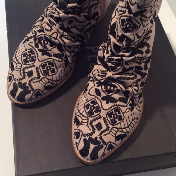 Plomo Tall Ankle Boots - Picture 2 of 4