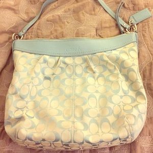 Baby blue hobo-style coach purse!💕