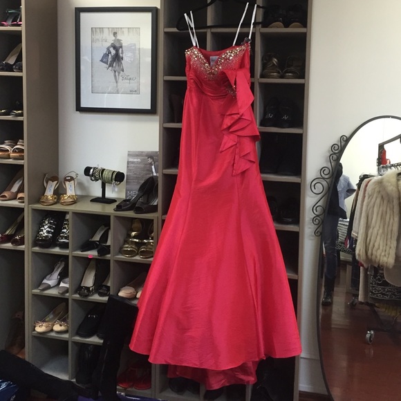 Gorgeous taffeta gown by Night Moves