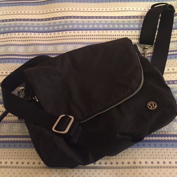 Lululemon Athletic Festival Bag