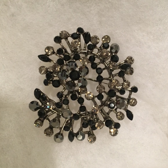 SALE! Gorgeous vintage brooch!